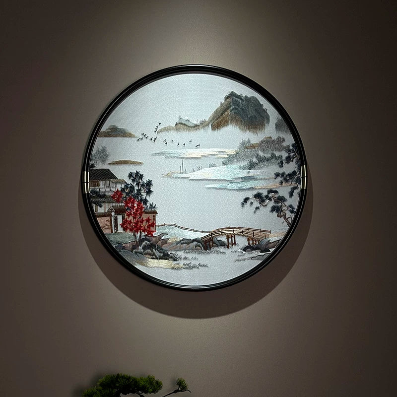 苏绣挂画新中式客厅手工刺绣画玄关卧室圆形装饰画《山水间》